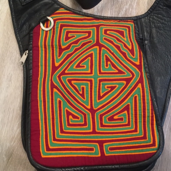 Handmade leather geometric crossbody bag - Picture 2 of 12